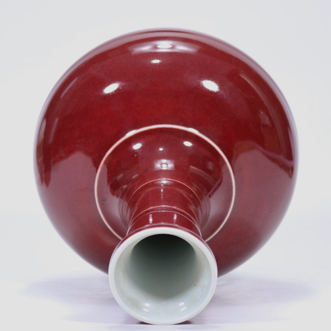 An Exquisite Red Glazed Vase - 4
