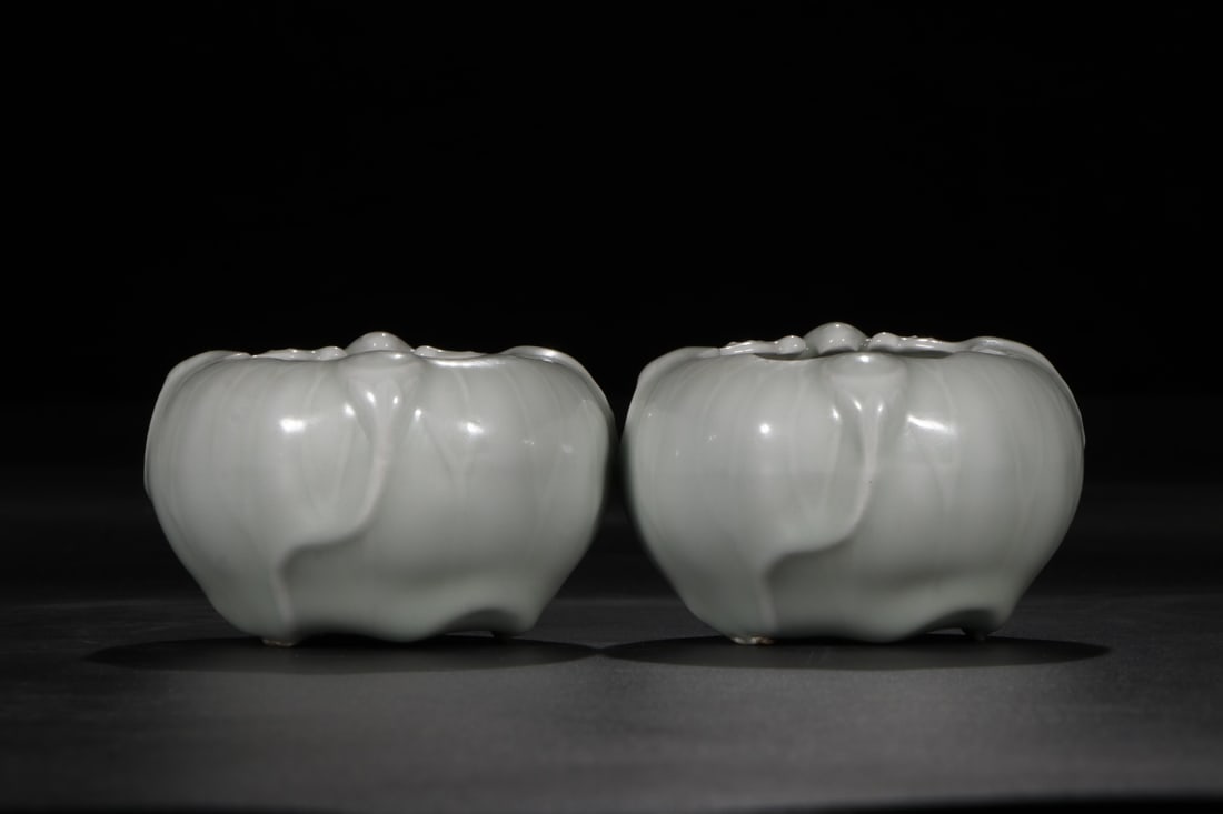 An Exquisite Celadon Glazed Brush Washer - 2