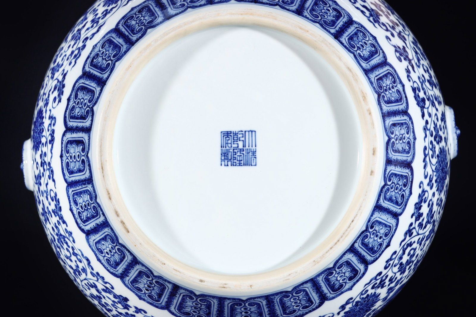 An Exquisite Blue and White Lotus Pattern Dragon Pattern Double-Ears Vat - 9