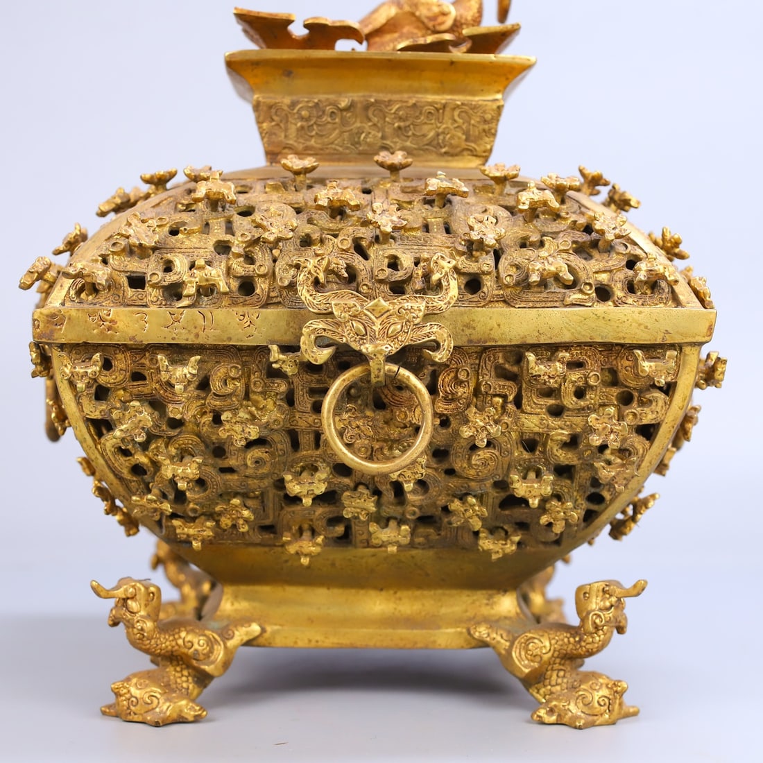 An Exquisite Gilt Bronze Dragon Pattern Ornament - 10