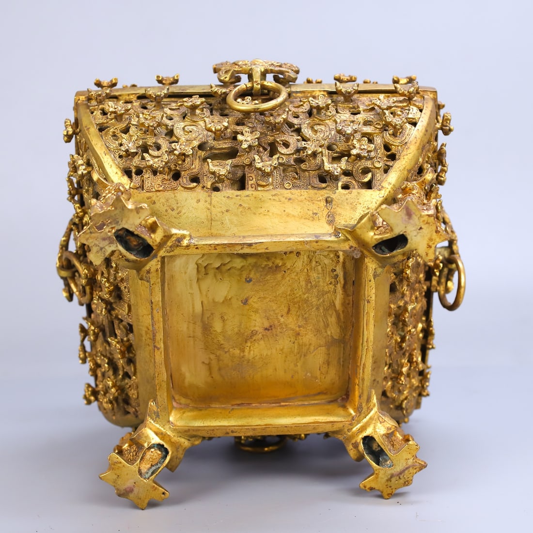 An Exquisite Gilt Bronze Dragon Pattern Ornament - 4