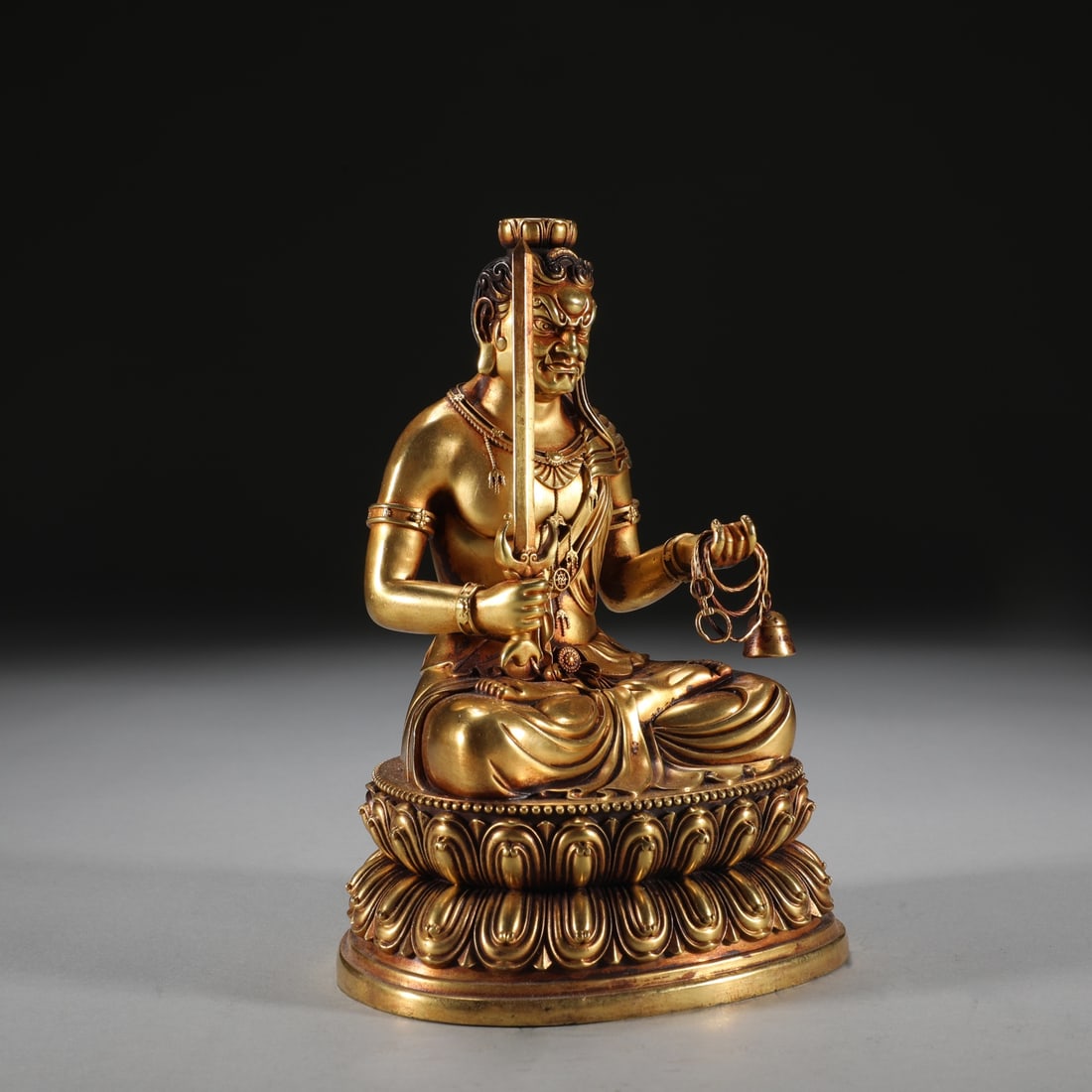 An Exquisite Gilt Bronze Buddha Statue - 2