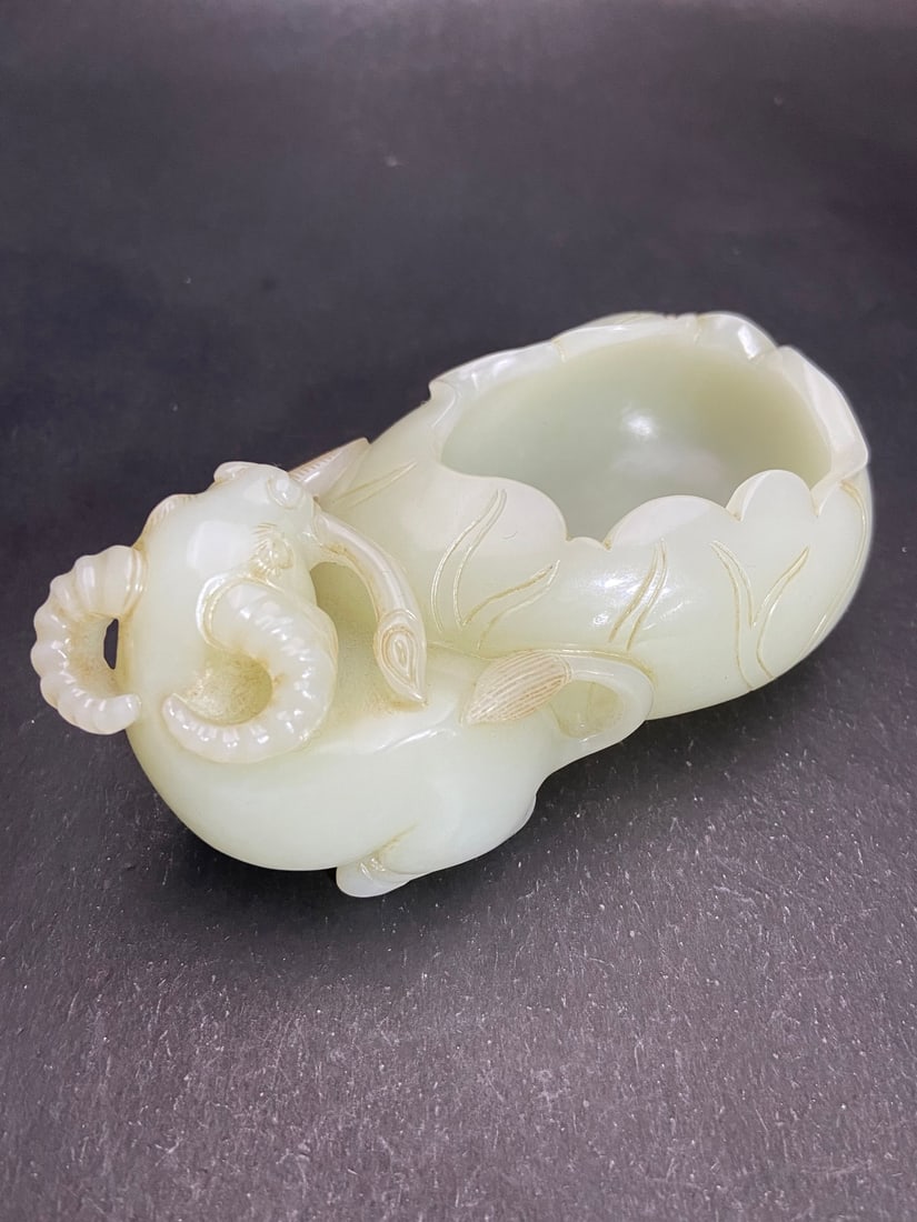An Exquisite White Jade Buffalo Pattern Brush Washer - 3