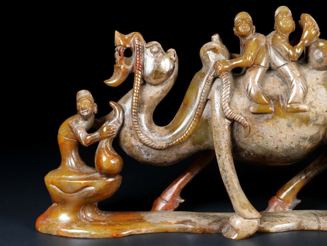 An Exquisite White Jade Camel Ornament - 2