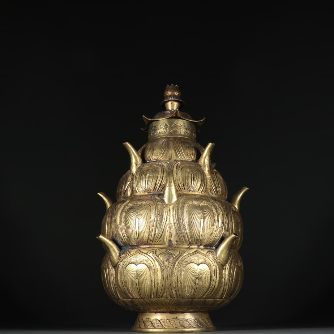 An Exquisite Gilt Bronze Jar: An Exquisite Gilt Bronze Jar Qing Dynasty, China Size:28cmx15.6cm Weight:1523.4g (The Dimensions Of All Batches Are Manually Measured.If You Need More Detailed Information, Please Contact Our