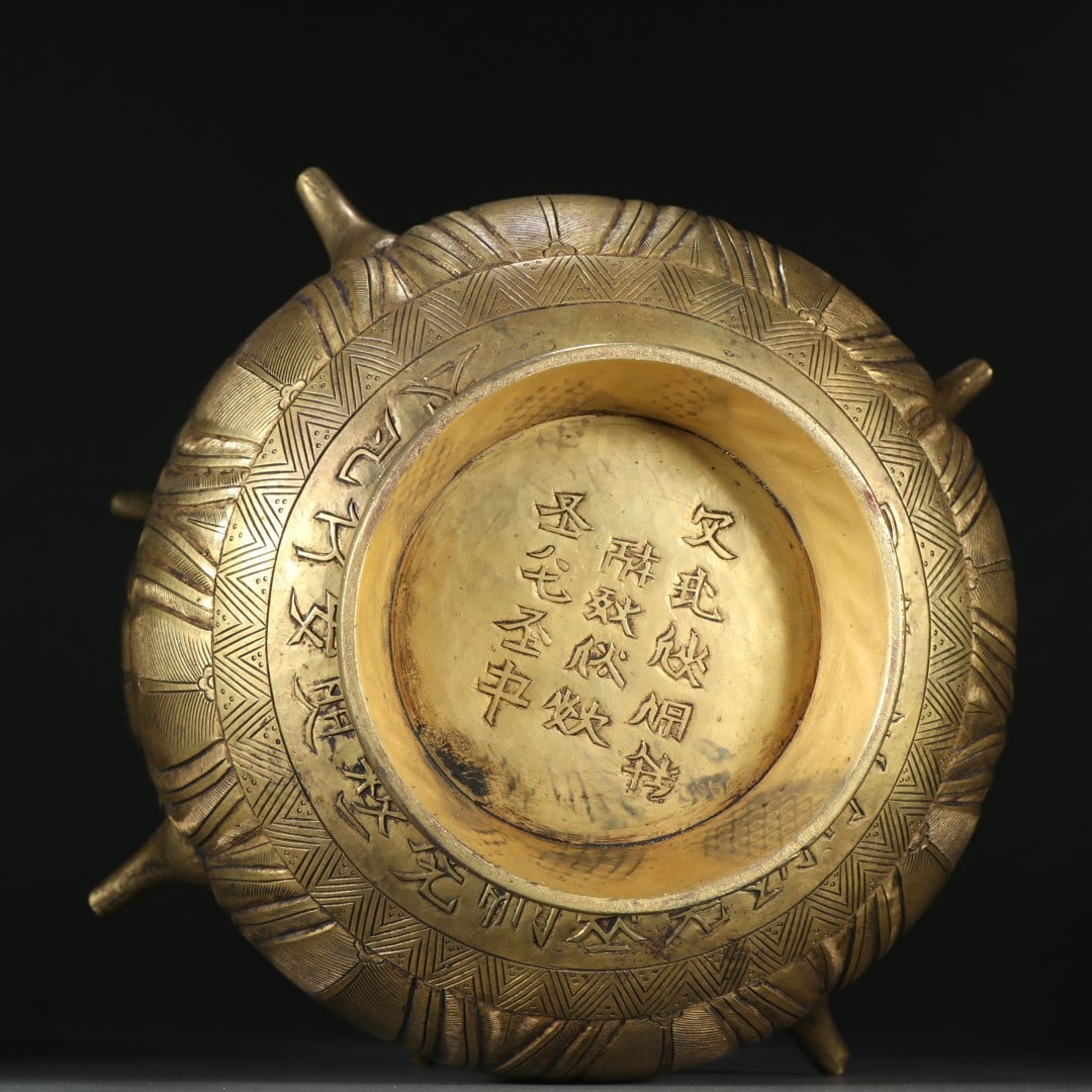 An Exquisite Gilt Bronze Jar - 9