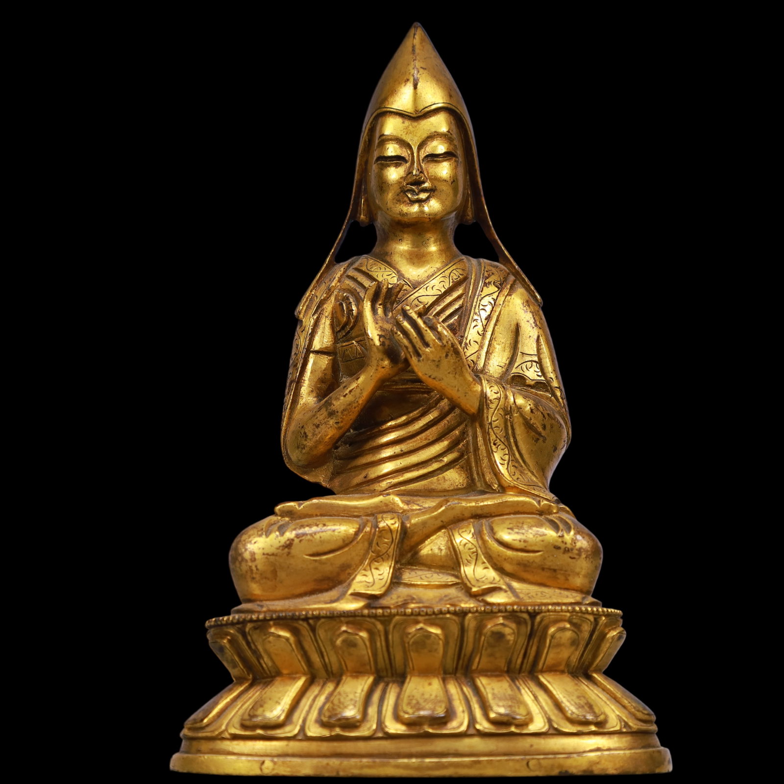 An Exquisite Gilt Bronze Statue of Tsongkhapa: An Exquisite Gilt Bronze Statue of Tsongkhapa Ming Dynasty, China Size:10cmx7cmx16.5cm Weight:700g (The Dimensions Of All Batches Are Manually Measured.If You Need More Detailed Information, Please
