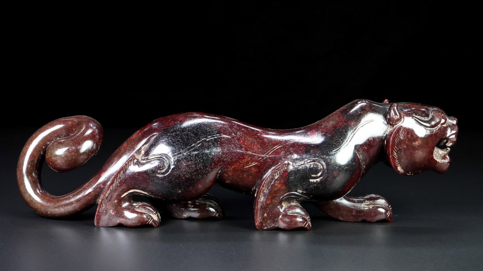 An Exquisite White Jade Tiger Ornament - 3
