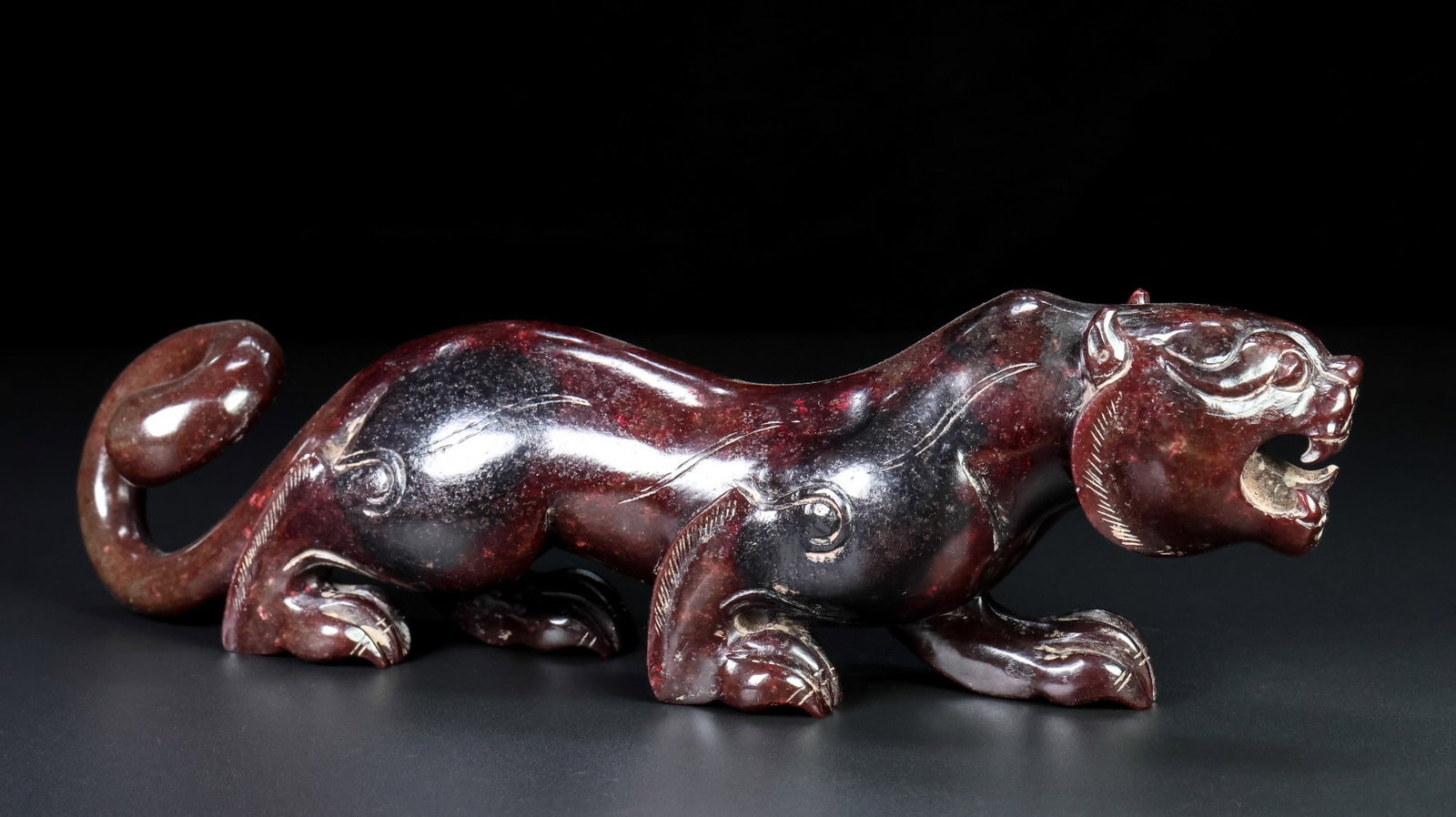 An Exquisite White Jade Tiger Ornament - 6