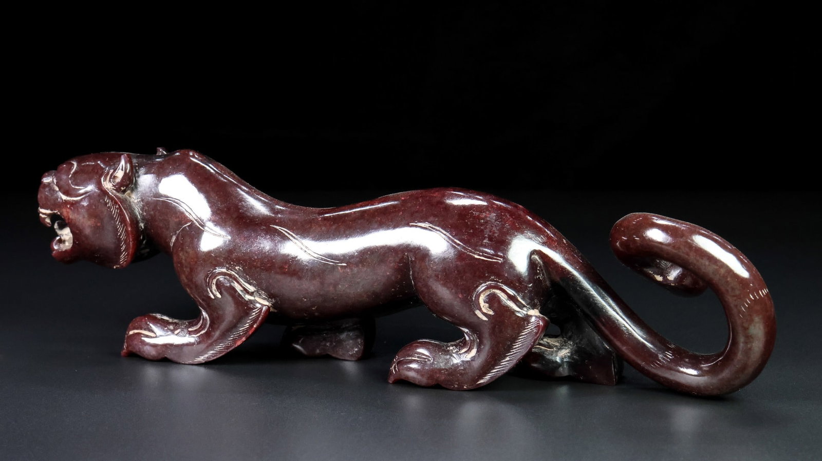 An Exquisite White Jade Tiger Ornament - 7