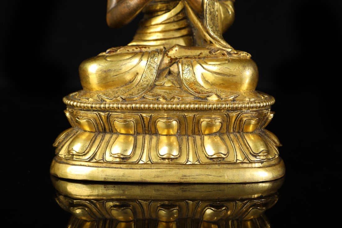 An Exquisite Gilt Bronze Buddha Statue - 4