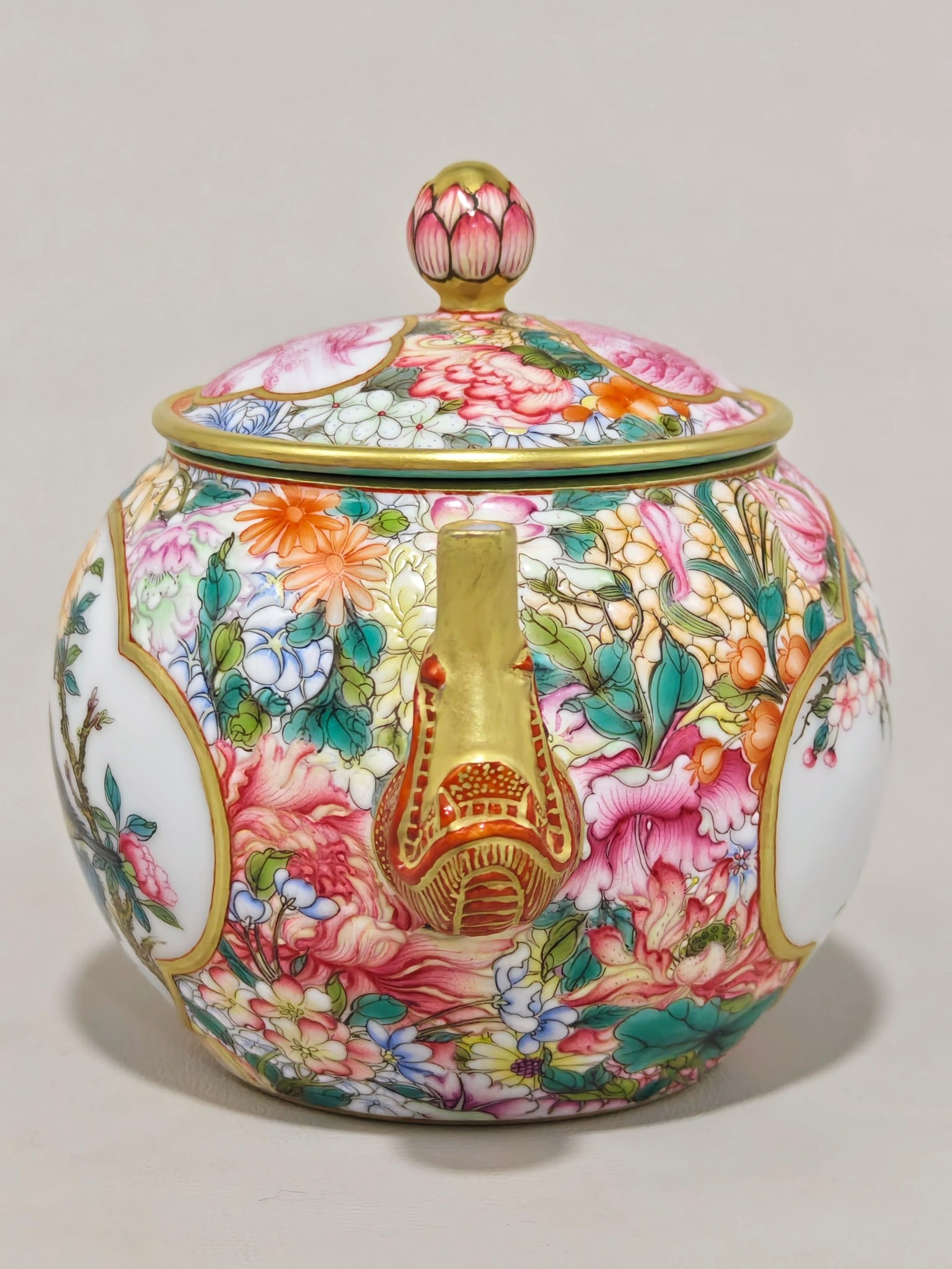 An Exquisite Enamel Flower and Bird Pattern Landscape Pattern Teapot - 2