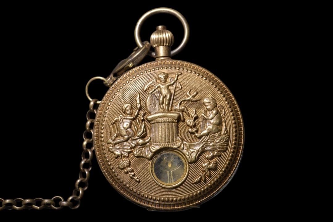 An Exquisite Bronze Pocket watch - 2