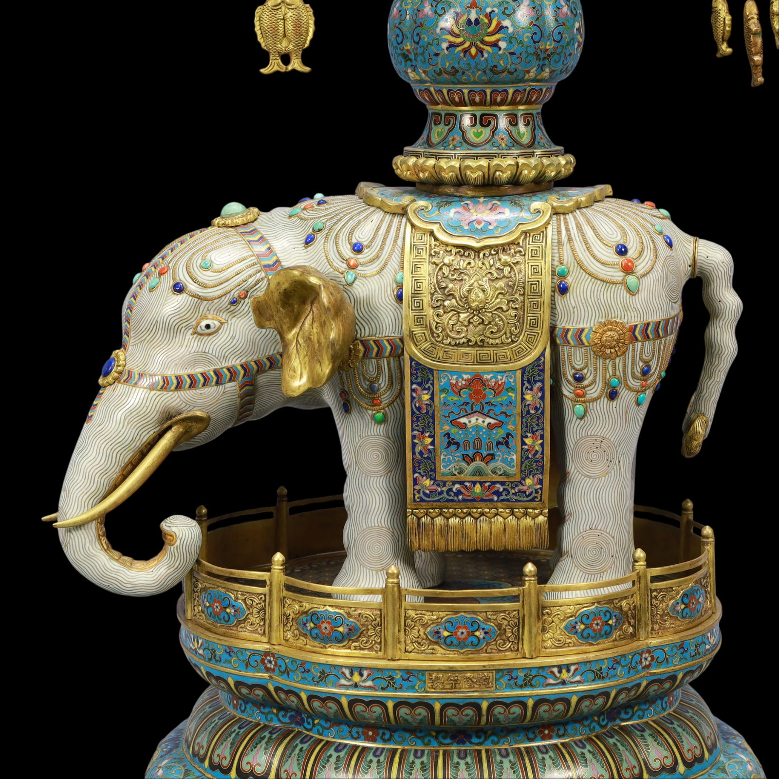 A Exquisite A pair of Cloisonne Lotus Pattern Bats and Peach Pattern Elephant Ornament - 5