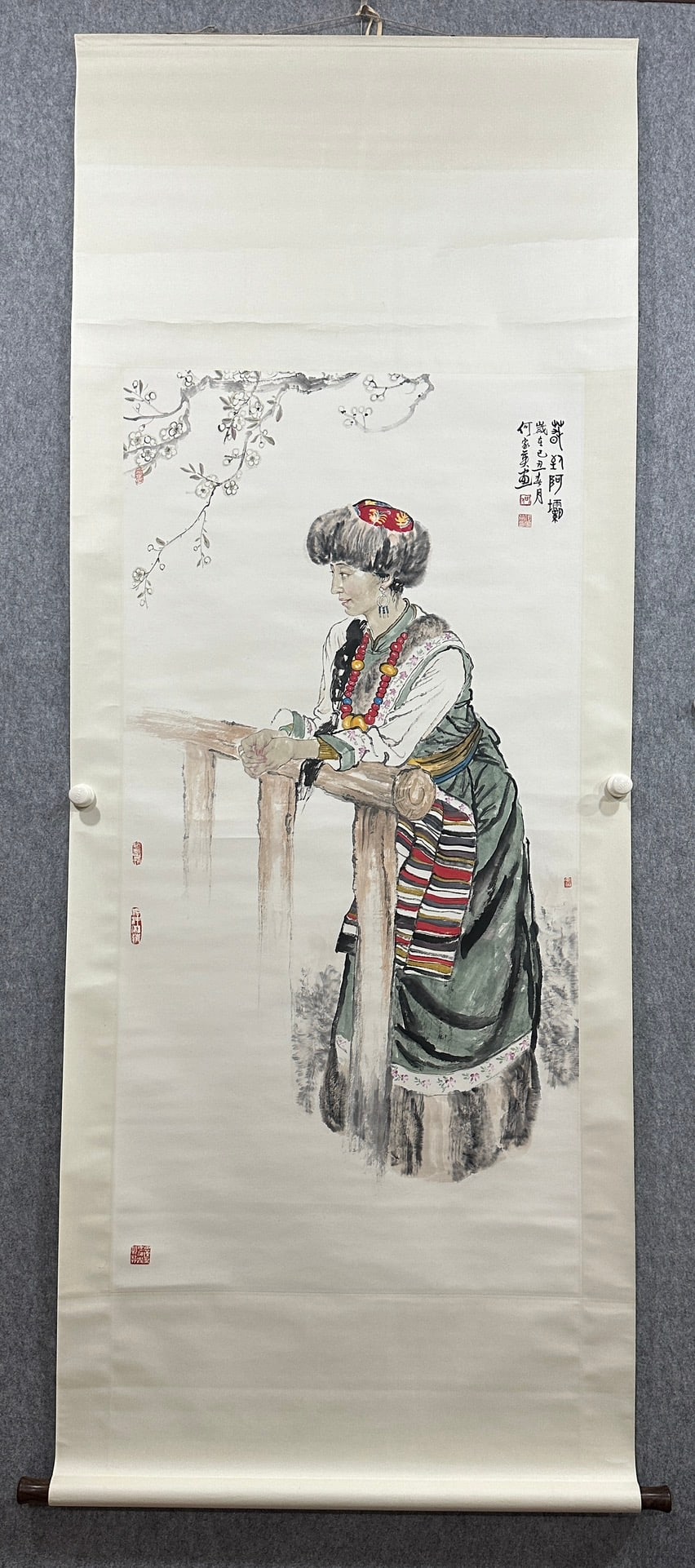 A Chinese Vertical Scroll Ink Painting of Figure on Paper: A Chinese Vertical Scroll Ink Painting of Figure on Paper He jiaying Without frame Size:68cmx137cm (The Dimensions Of All Batches Are Manually Measured.If You Need More Detailed Information, Please