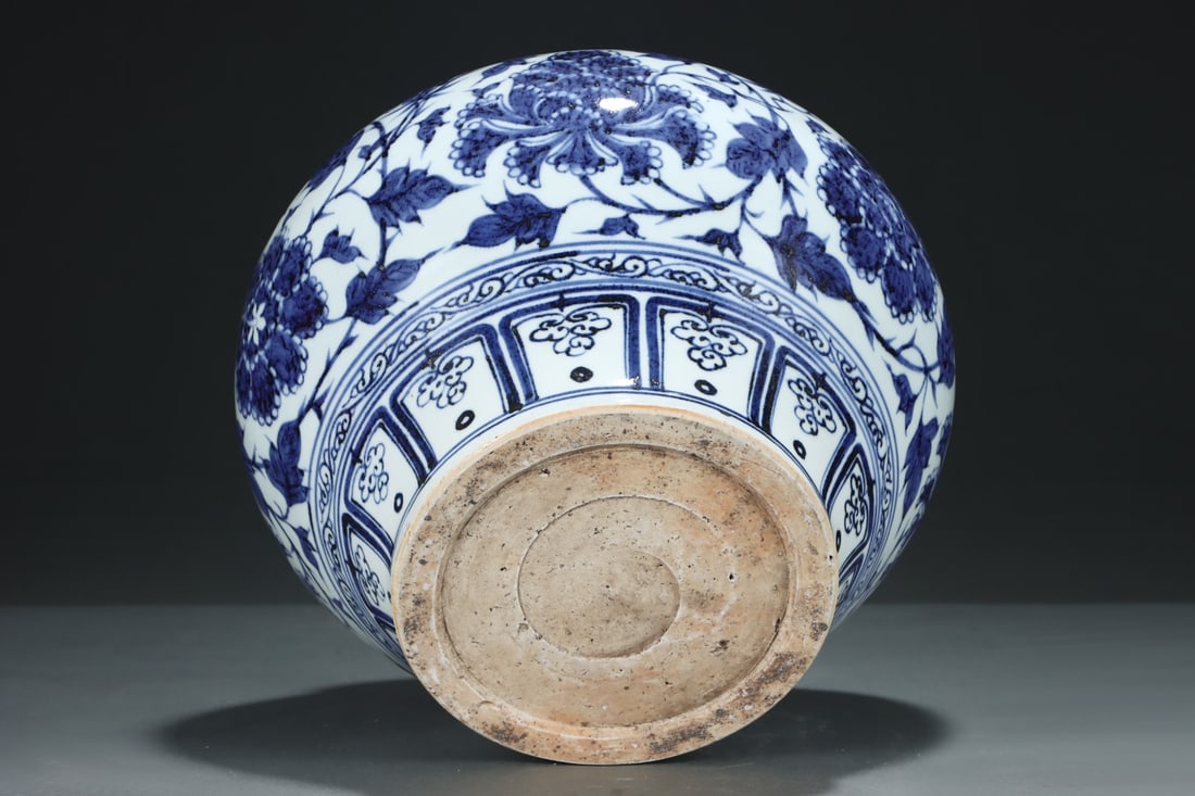 An Exquisite Blue and White Lotus Pattern Jar - 5