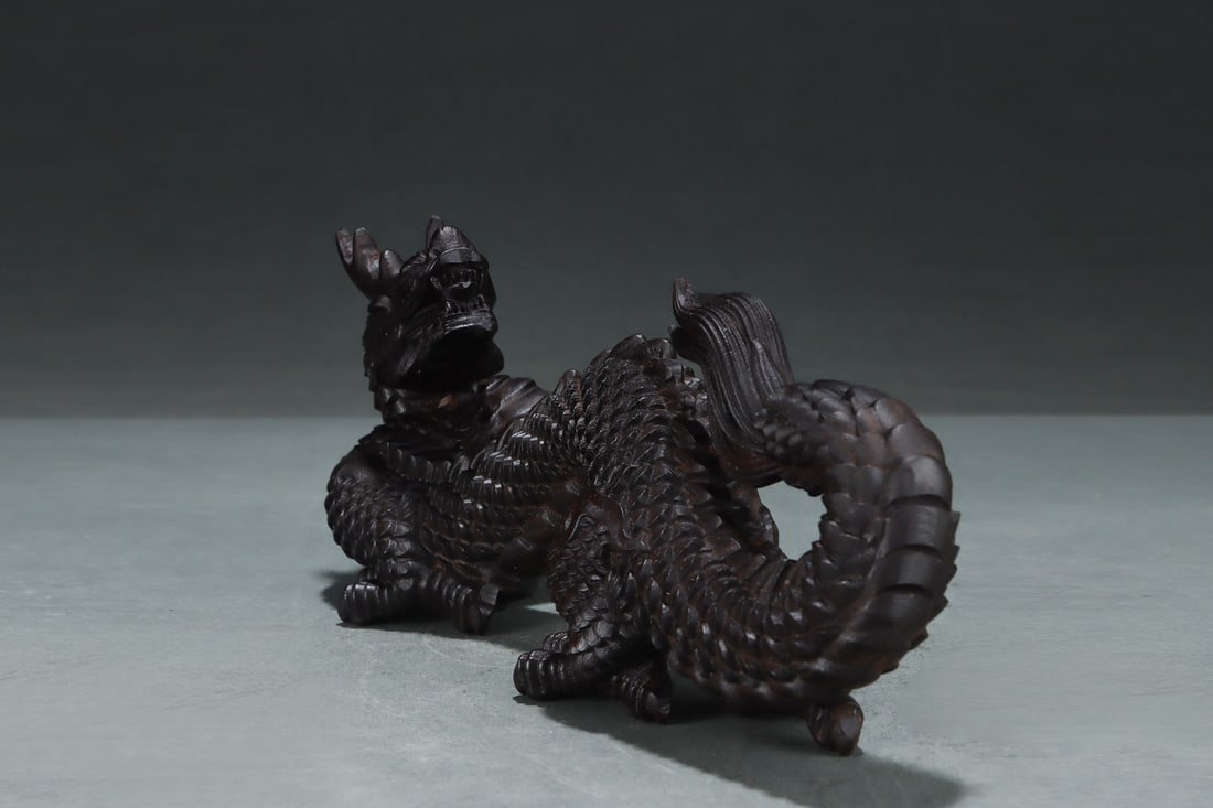 An Exquisite Eaglewood Dragon Ornament - 9