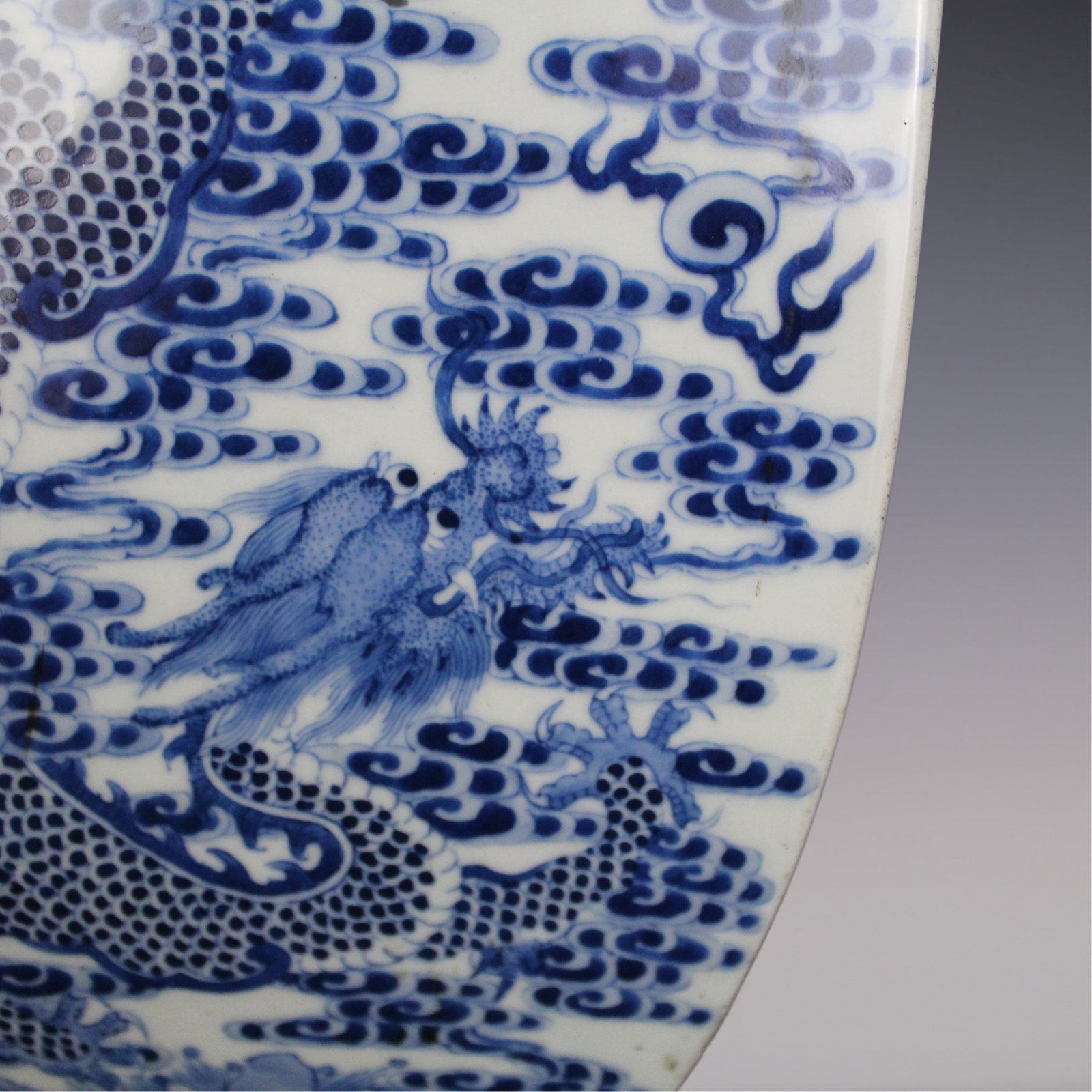 An Exquisite Blue and White Dragon Pattern Seawater Pattern Vase - 6