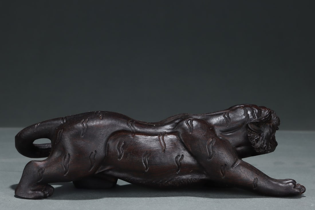 An Exquisite Eaglewood Tiger Ornament - 5