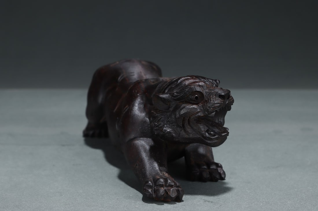 An Exquisite Eaglewood Tiger Ornament - 6