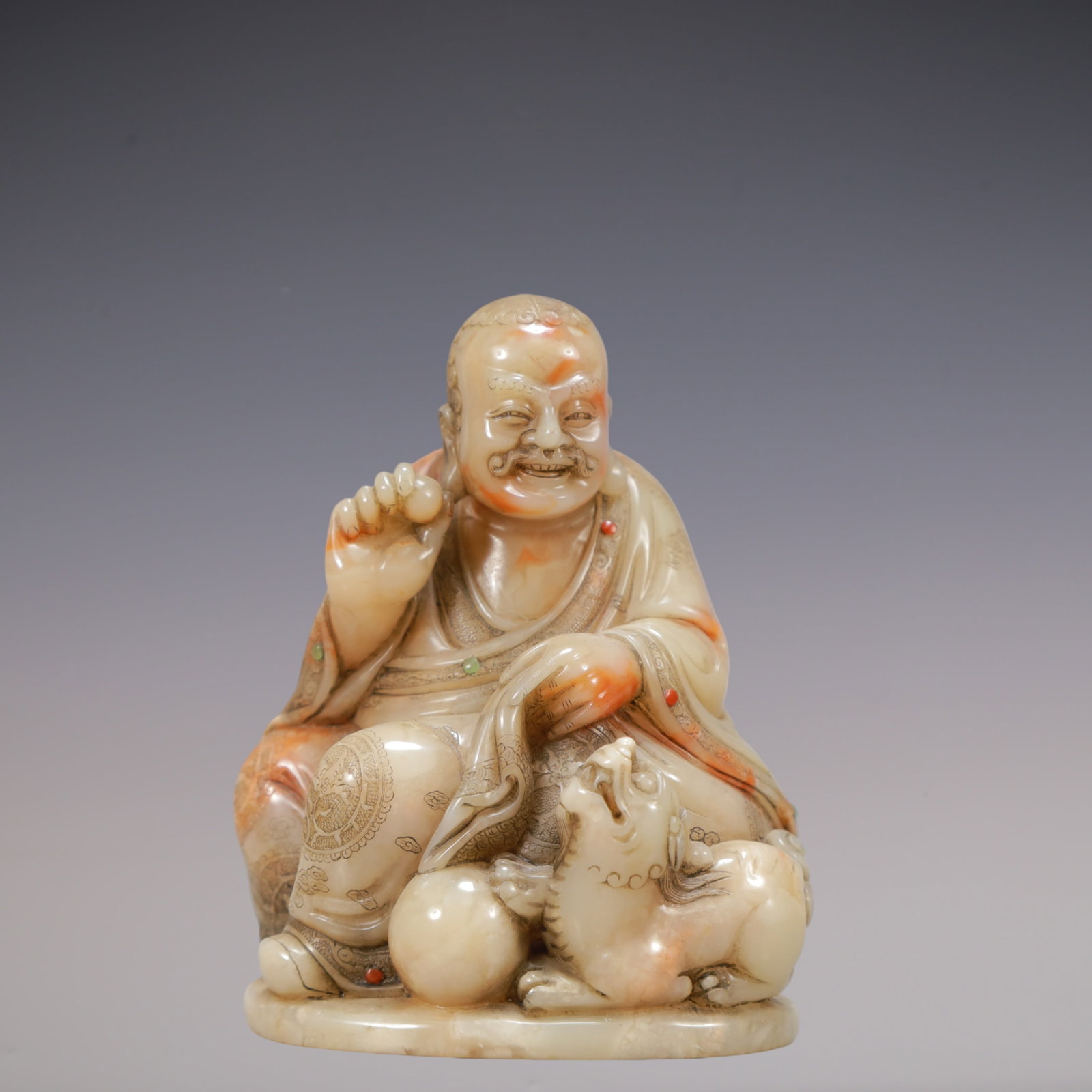 A Exquisite Shoushan Stone Statue of Arhat Ornament: A Exquisite Shoushan Stone Statue of Arhat Ornament Qing Dynasty, China Size:7cmx5.5cmx9.6cm Weight:450g (The Dimensions Of All Batches Are Manually Measured.If You Need More Detailed Information,