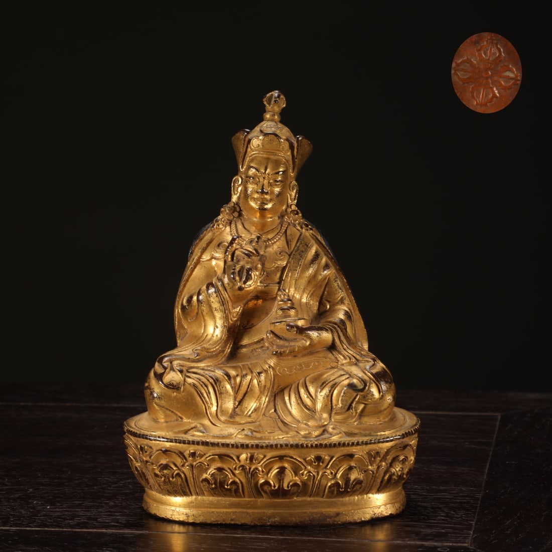An Exquisite Gilt Bronze Statue of Padma Sambhava: An Exquisite Gilt Bronze Statue of Padma Sambhava Ming Dynasty, China Size:15.5cmx11cm Weight:950g (The Dimensions Of All Batches Are Manually Measured.If You Need More Detailed Information, Please