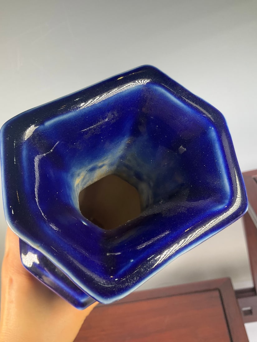 An Exquisite Blue Glazed Flower Pattern Vase - 2