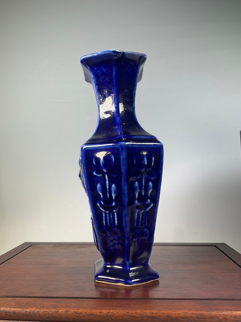 An Exquisite Blue Glazed Flower Pattern Vase - 6