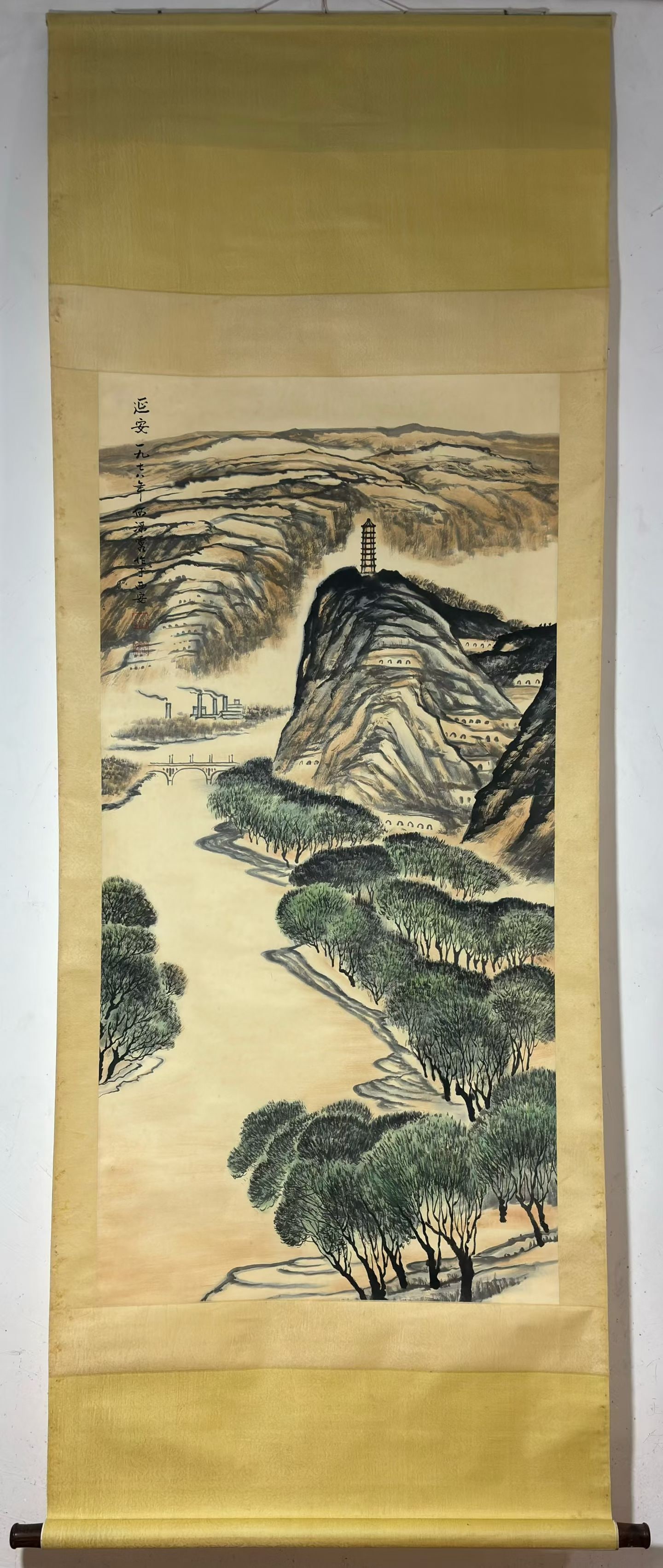 A Chinese Vertical Scroll Ink Painting of Landscape on Paper: A Chinese Vertical Scroll Ink Painting of Landscape on Paper He haixia Without frame Size:135cmx67cm (The Dimensions Of All Batches Are Manually Measured.If You Need More Detailed Information, Please