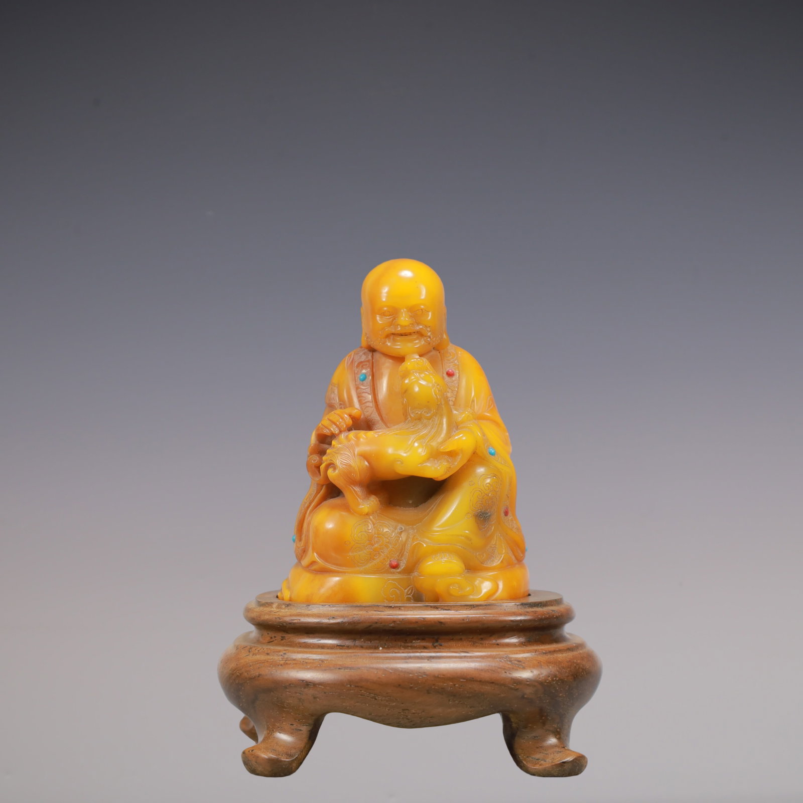 A Exquisite Shoushan Stone Buddha statue Ornament: A Exquisite Shoushan Stone Buddha statue Ornament Qing Dynasty, China Size:8cmx6.3cmx11.3cm Weight:300g (The Dimensions Of All Batches Are Manually Measured.If You Need More Detailed Information,