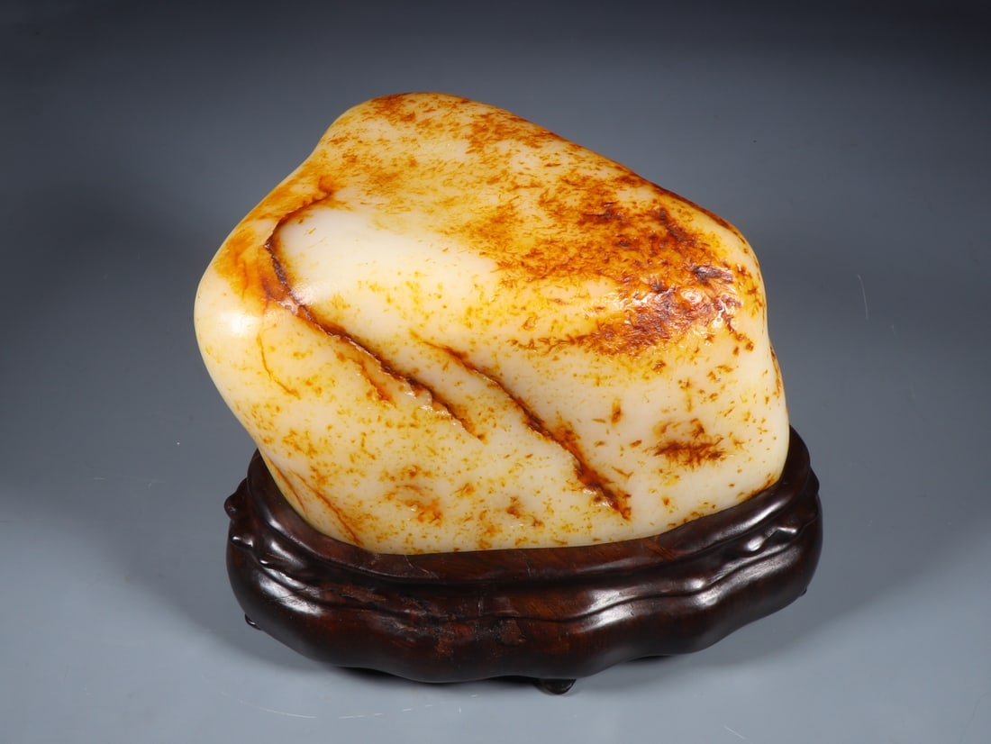 An Exquisite White Jade Ornament - 6