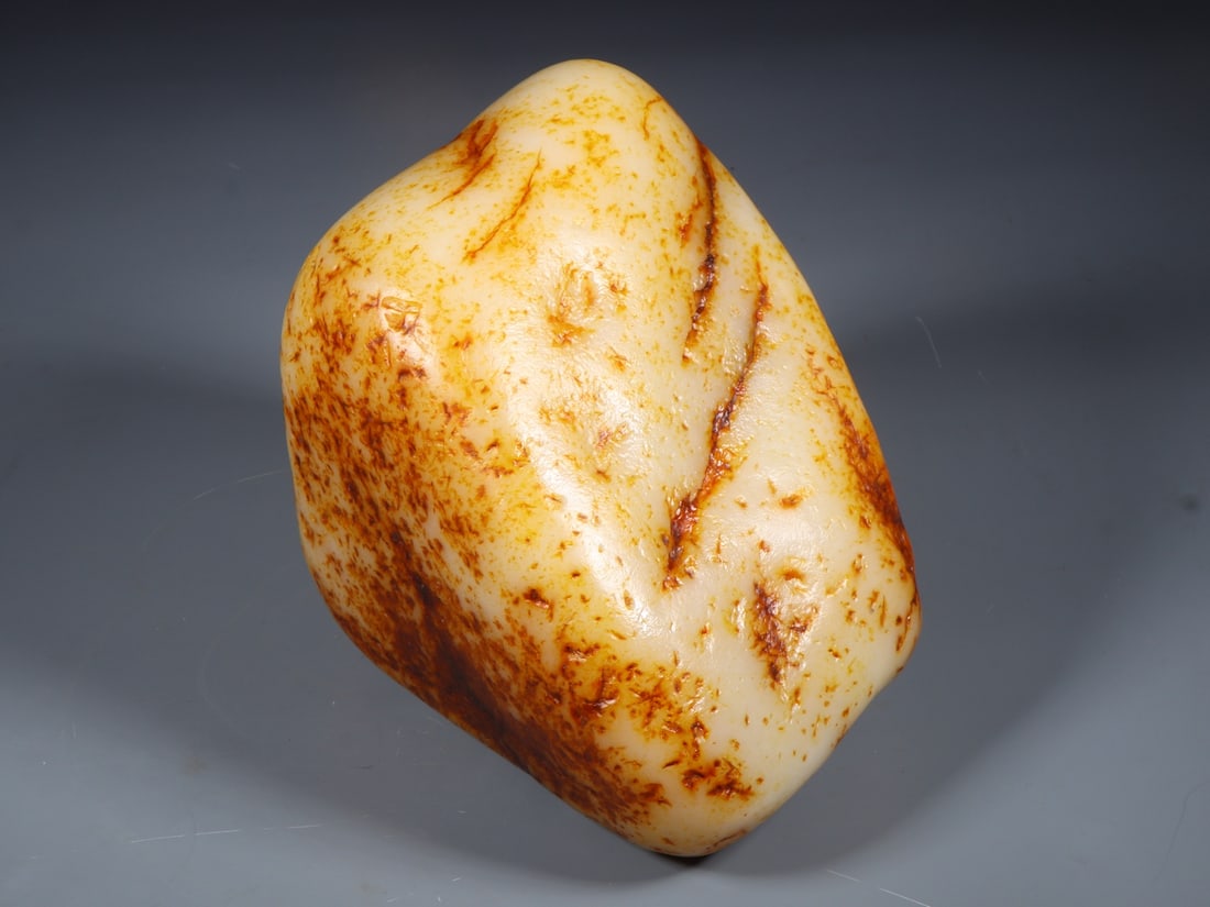 An Exquisite White Jade Ornament - 9