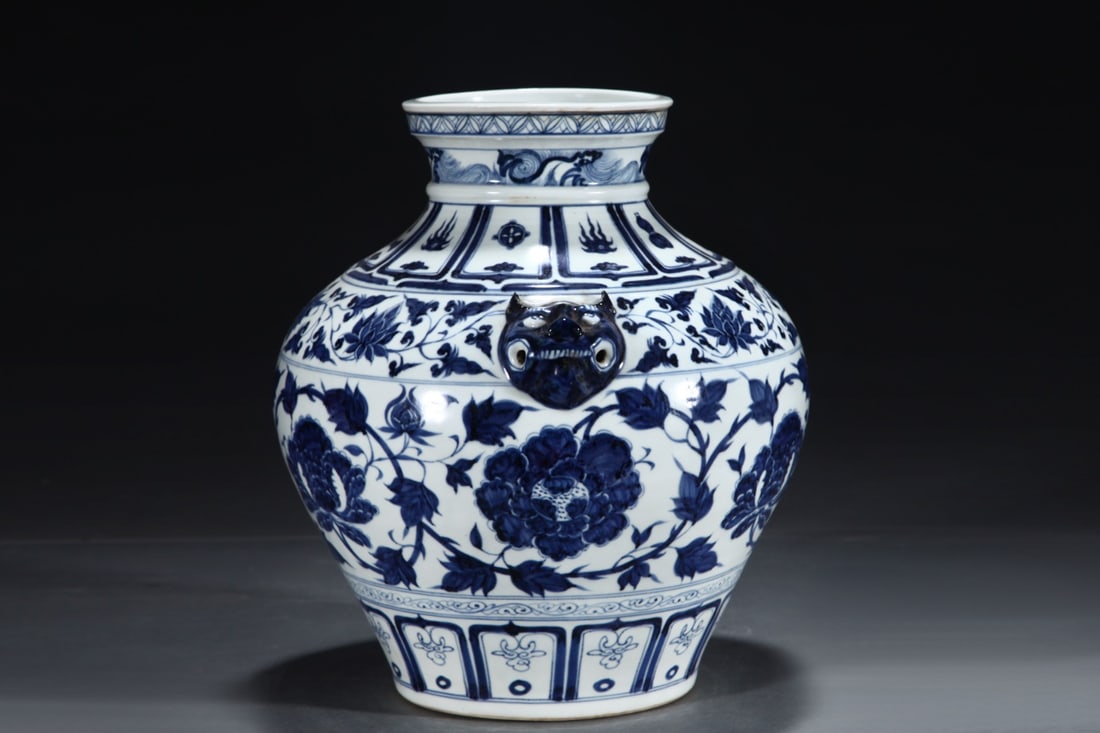 An Exquisite Blue and White Lotus Pattern Double-Ears Jar - 2