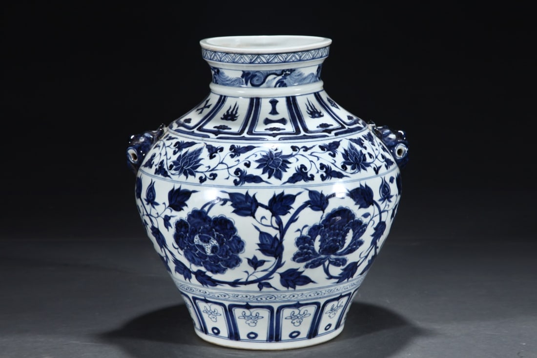 An Exquisite Blue and White Lotus Pattern Double-Ears Jar - 3