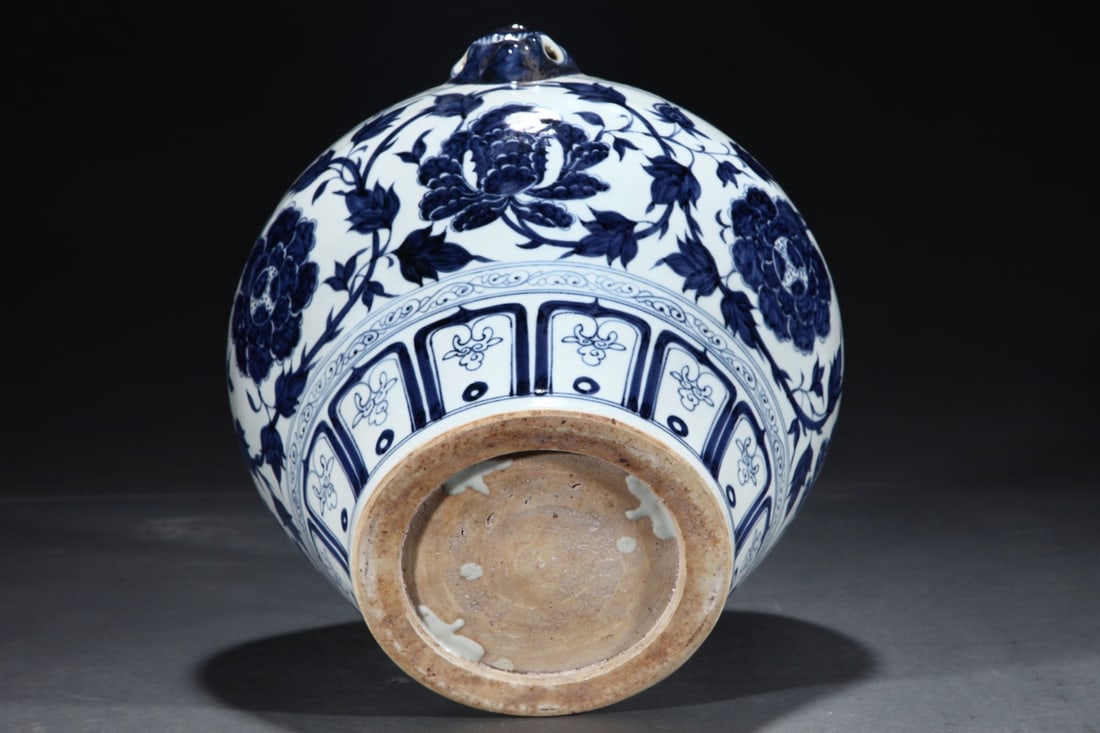 An Exquisite Blue and White Lotus Pattern Double-Ears Jar - 5