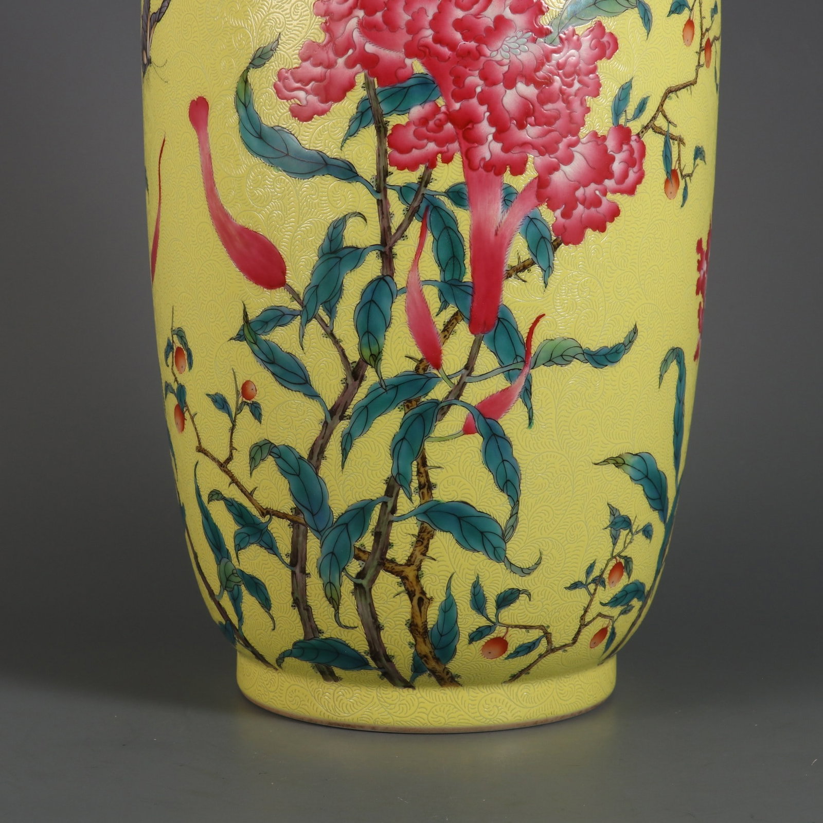 An Exquisite Enamel Flower Pattern with poem Jar - 5