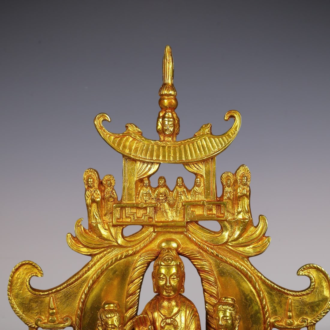 An Exquisite Gilt Bronze Buddha Statue - 2