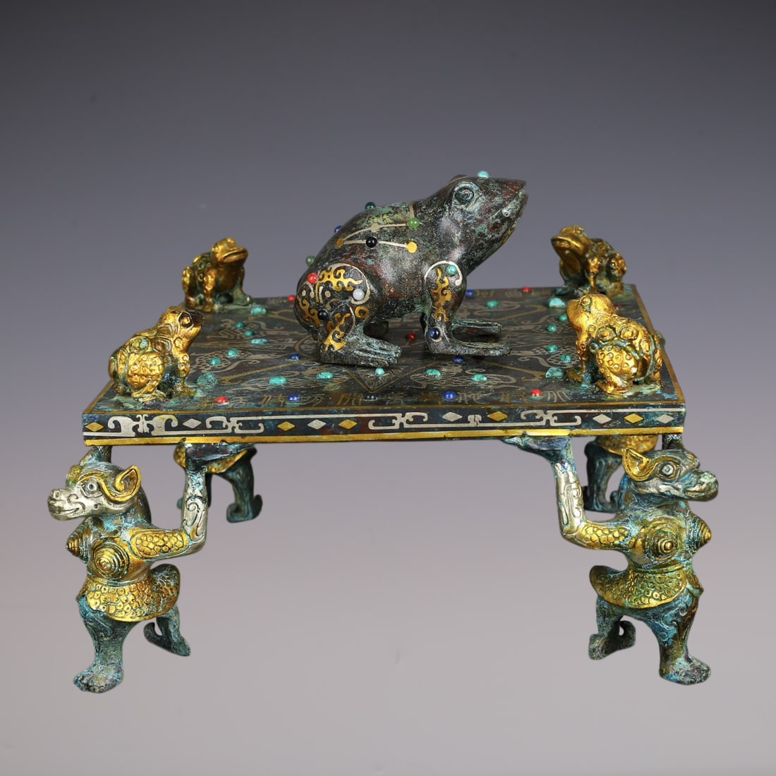 An Exquisite Bronze Inlaid Gold Inlaid Gems Frog Pattern With Inscription Plate: An Exquisite Bronze Inlaid Gold Inlaid Gems Frog Pattern With Inscription Plate Han Dynasty, China Size:27cmx27cmx19cm Weight:4300g (The Dimensions Of All Batches Are Manually Measured.If You Need