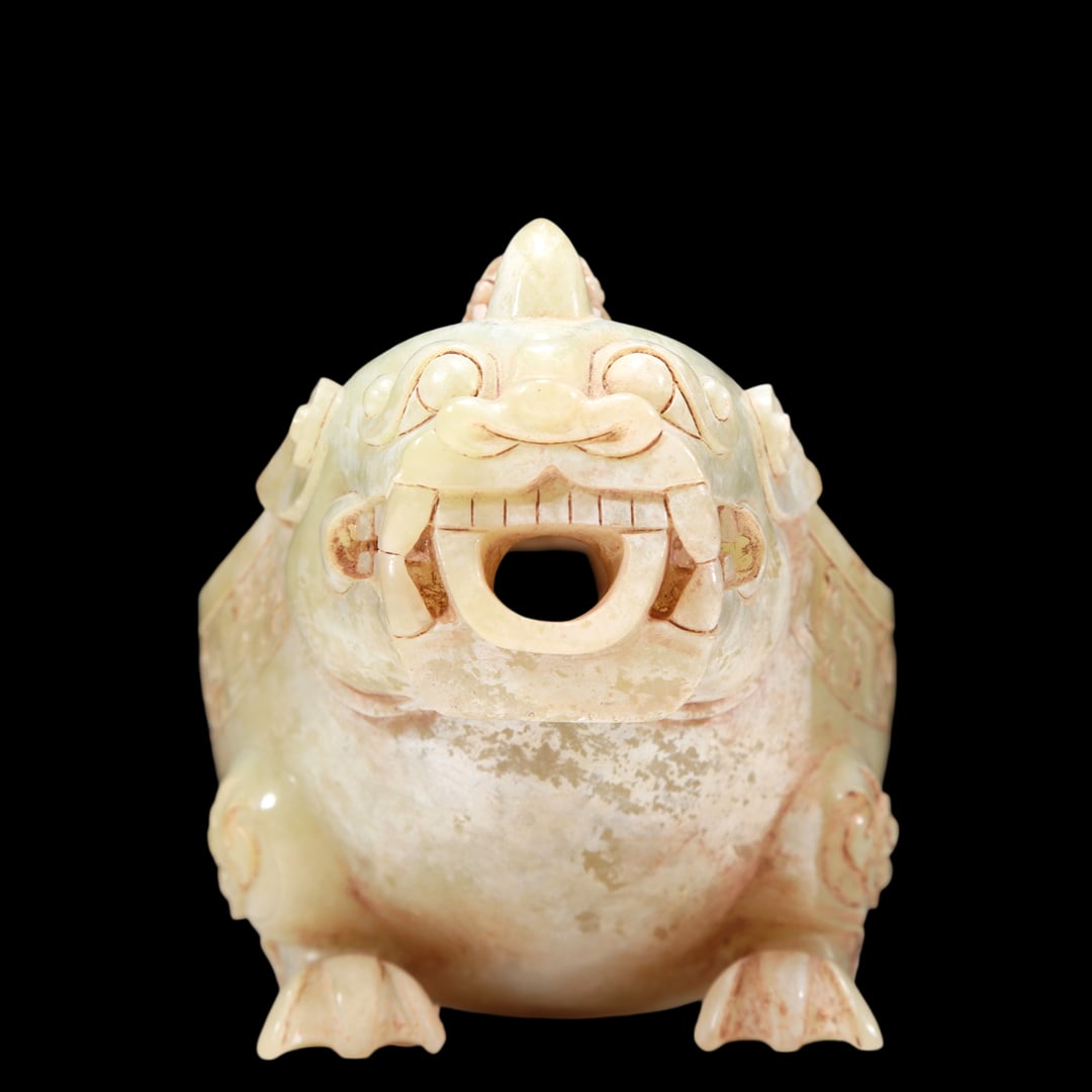 A Marvelous White Jade 'Auspicious Beast' Ewer - 3