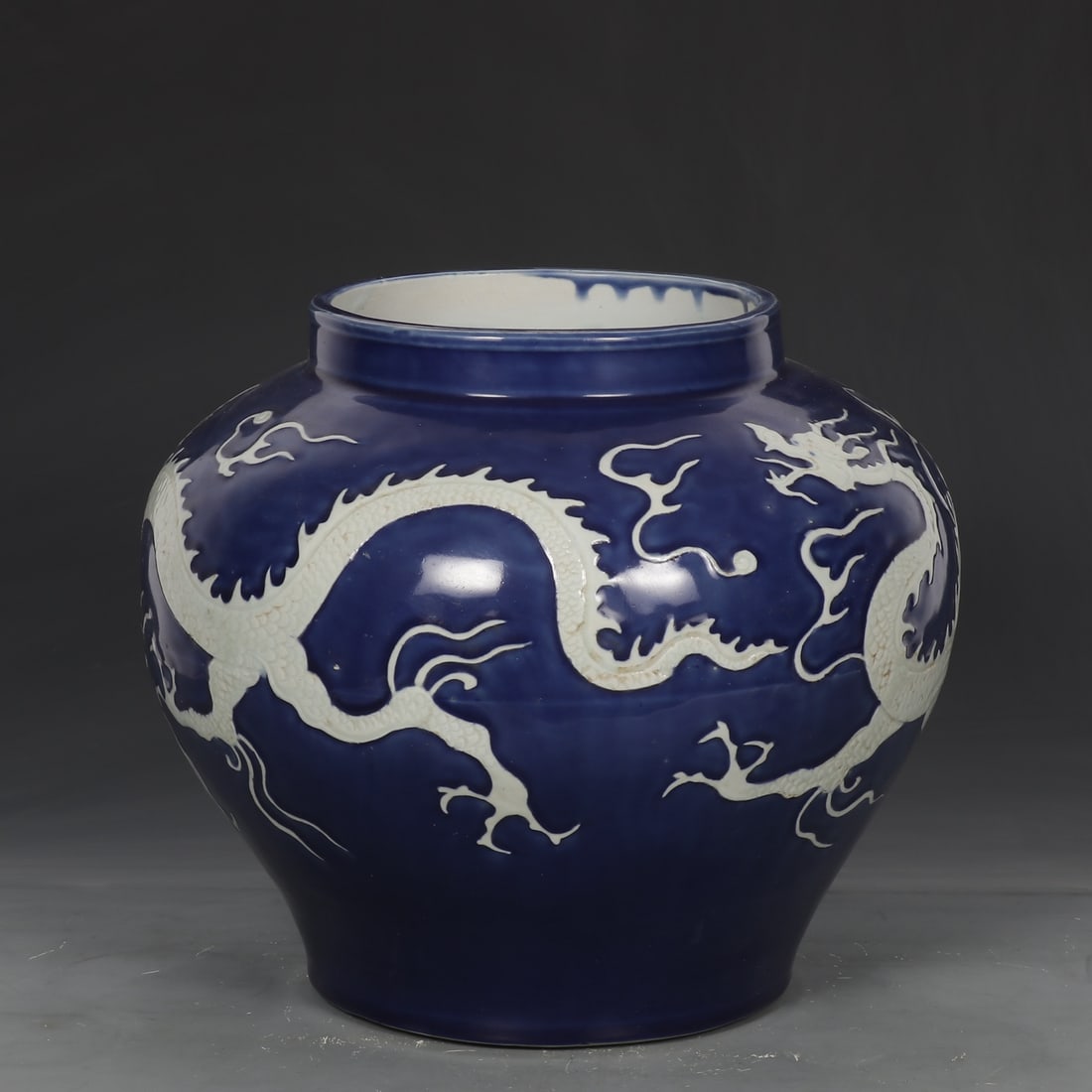 An Exquisite Ji Blue Glazed Dragon Pattern Jar - 4