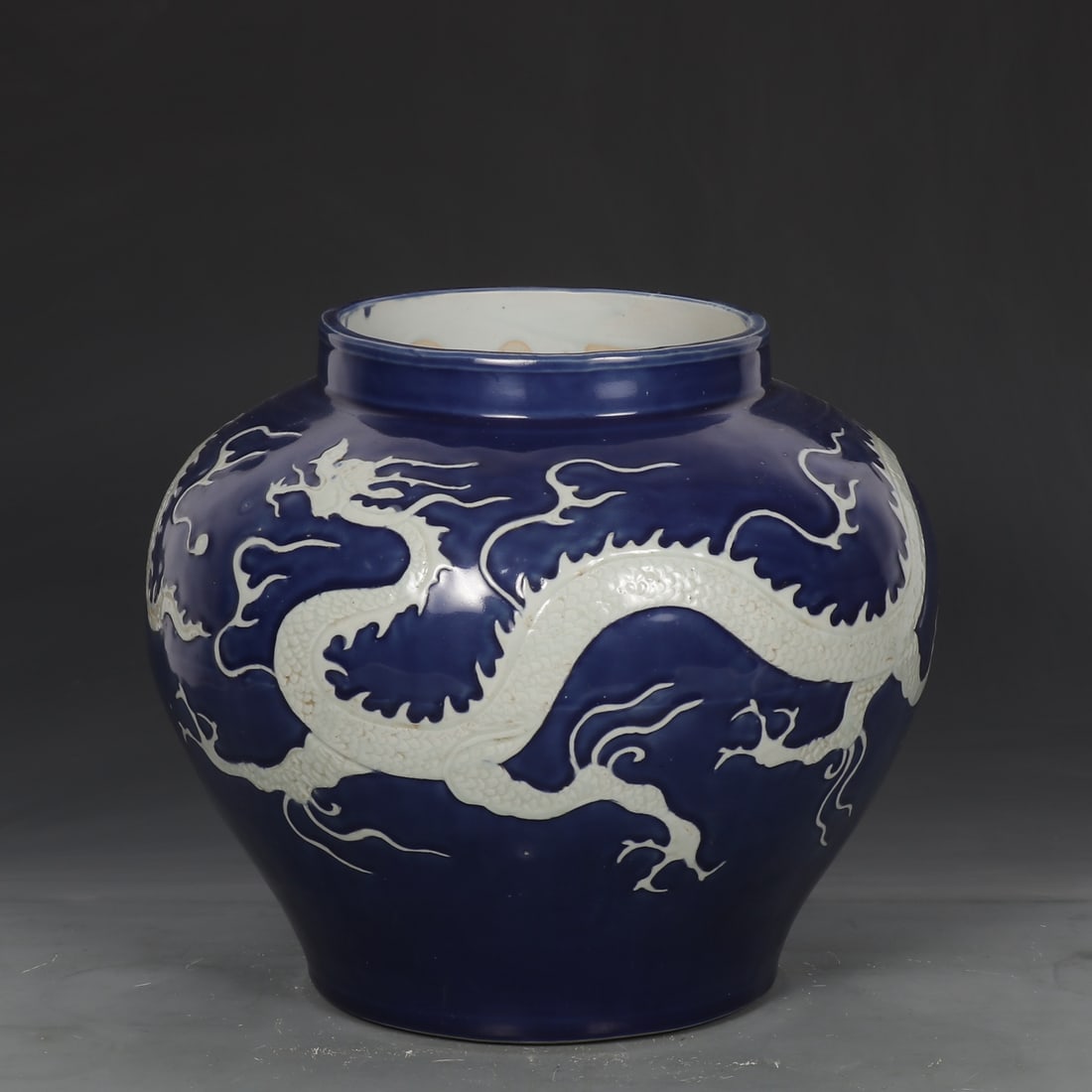 An Exquisite Ji Blue Glazed Dragon Pattern Jar - 5