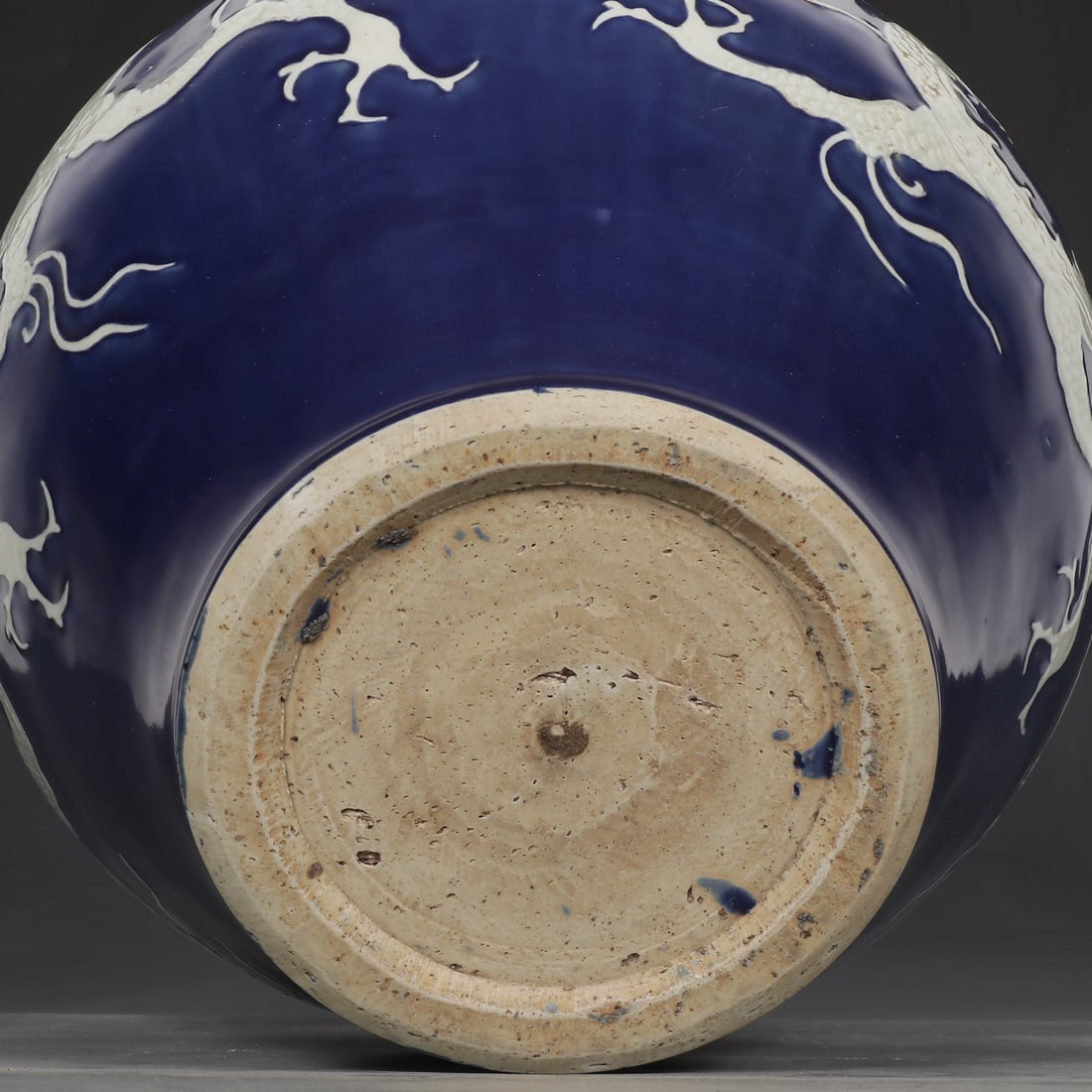 An Exquisite Ji Blue Glazed Dragon Pattern Jar - 9