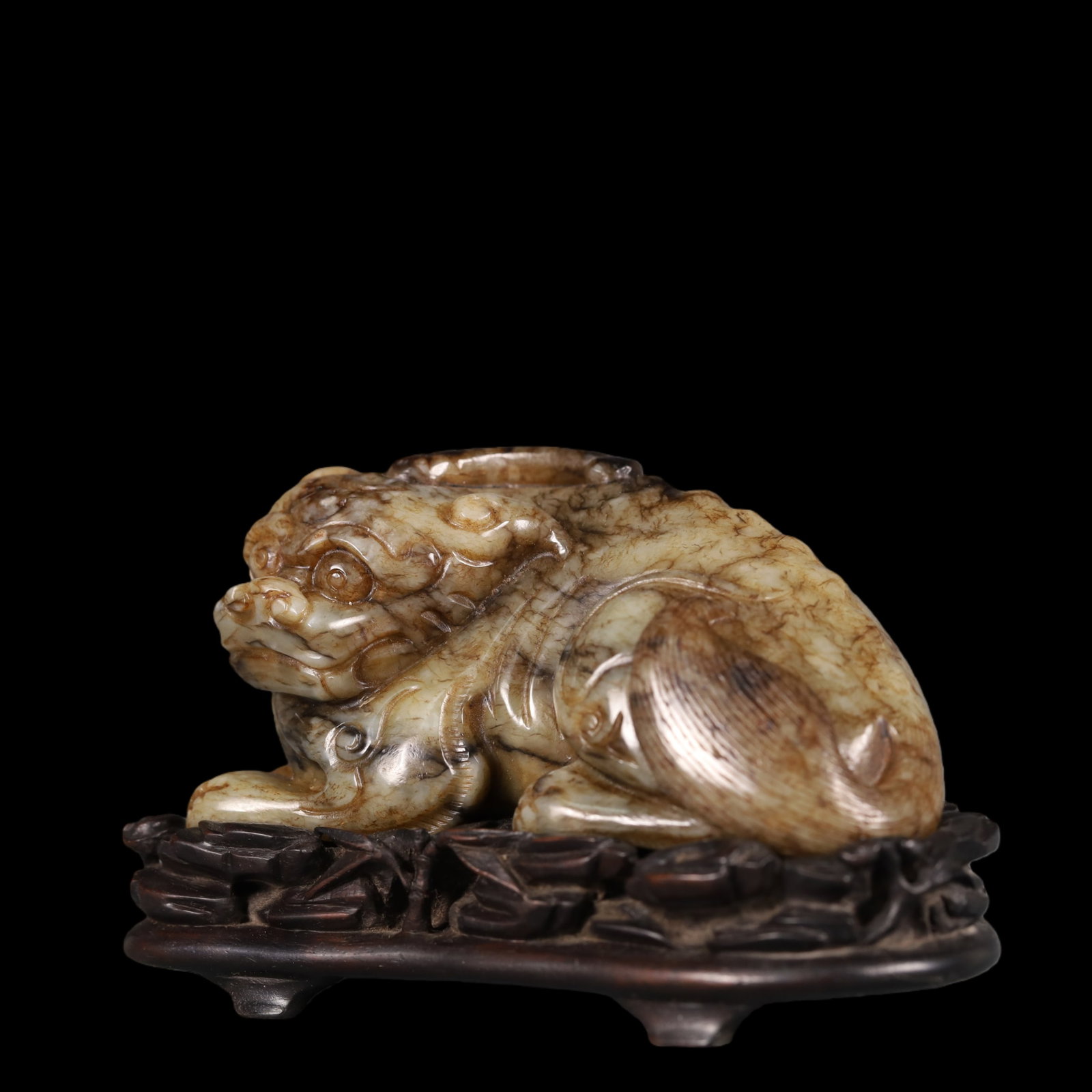 A Exquisite White Jade Auspicious Beast Ornament - 3