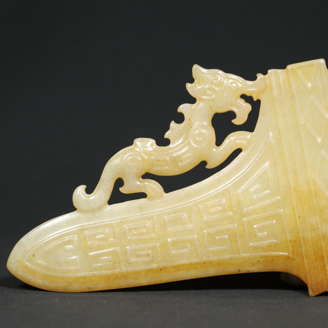 An Exquisite White Jade Dragon Pattern Ornament - 4