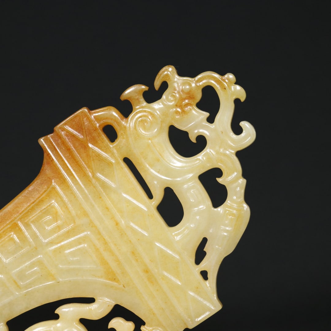 An Exquisite White Jade Dragon Pattern Ornament - 6