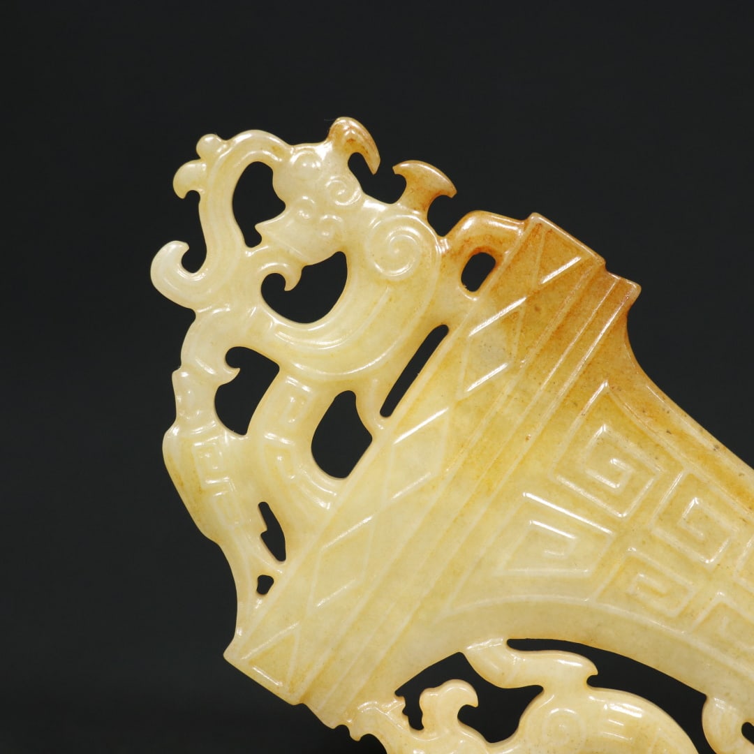An Exquisite White Jade Dragon Pattern Ornament - 8