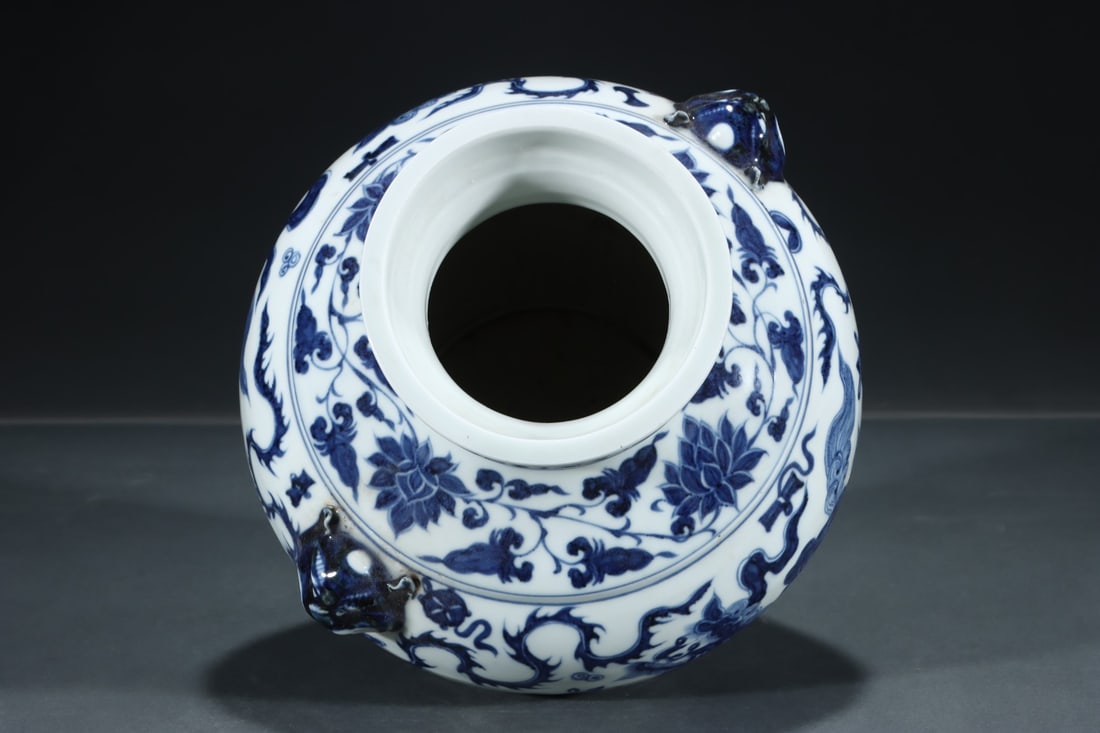 An Exquisite Blue and White Lotus Pattern Lion Pattern Double-Ears Jar - 4