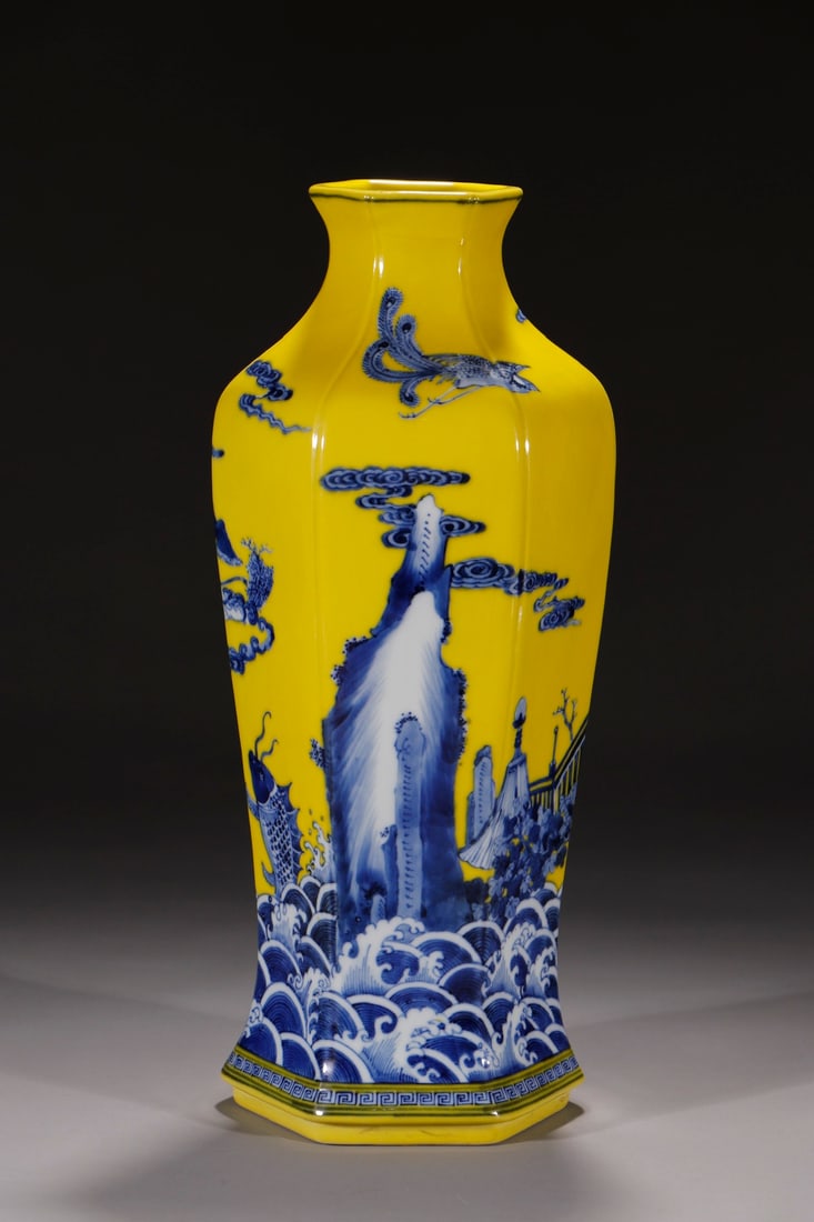 An Exquisite Blue and White Character and Story Pattern Vase: An Exquisite Blue and White Character and Story Pattern Vase Qing Dynasty, China Qianlong Six-character Mark Size:39cm (The Dimensions Of All Batches Are Manually Measured.If You Need More Detailed In