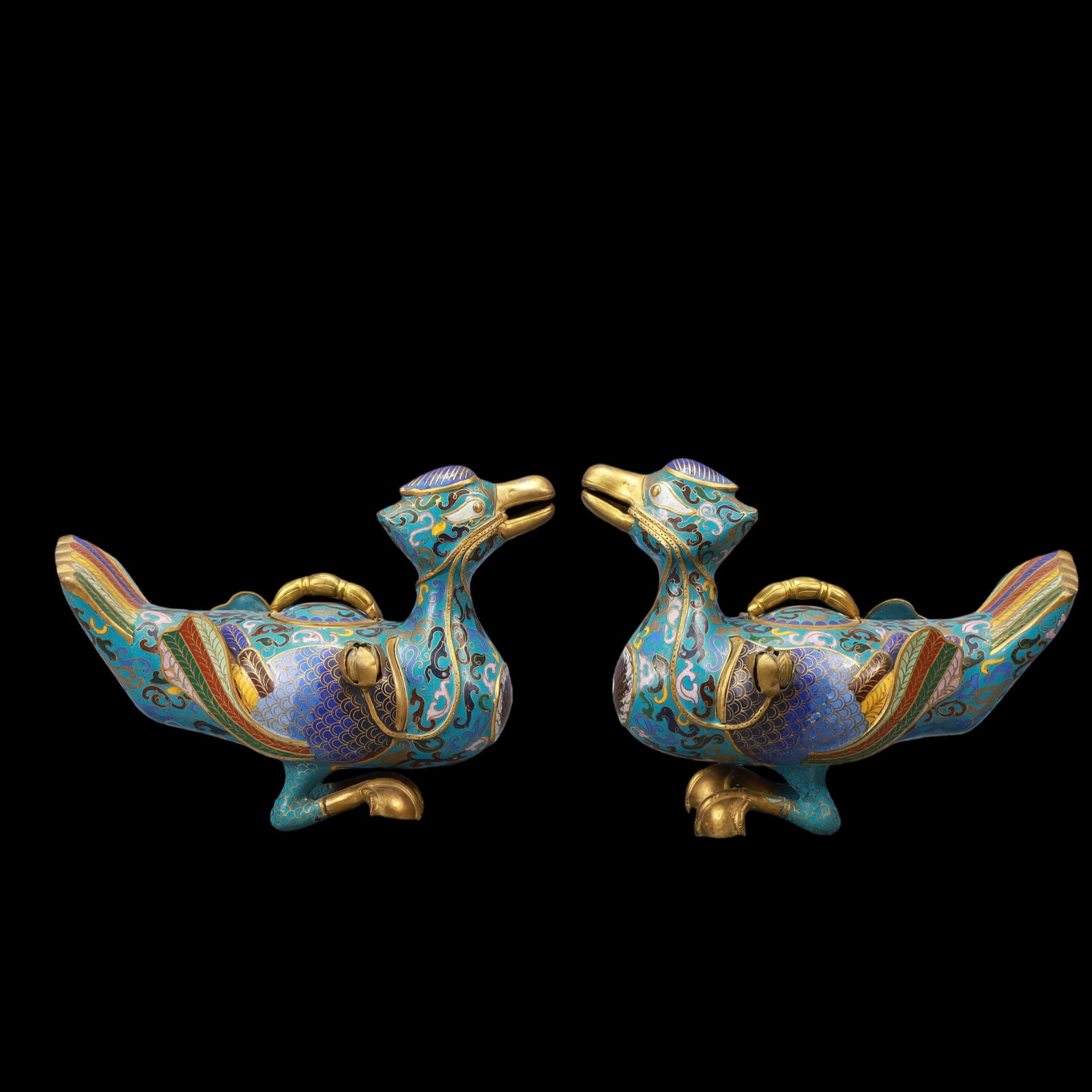 A Exquisite A pair of Cloisonne Duck-Form Censer: A Exquisite A pair of Cloisonne Duck-Form Censer Qing Dynasty, China Size:30cmx13cmx22cm Weight:2850g (The Dimensions Of All Batches Are Manually Measured.If You Need More Detailed Information,