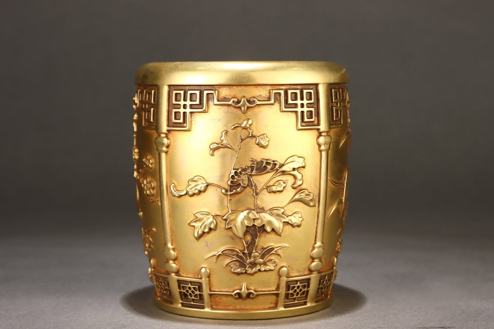 An Exquisite Gilt Bronze Flower Pattern Censer - 2